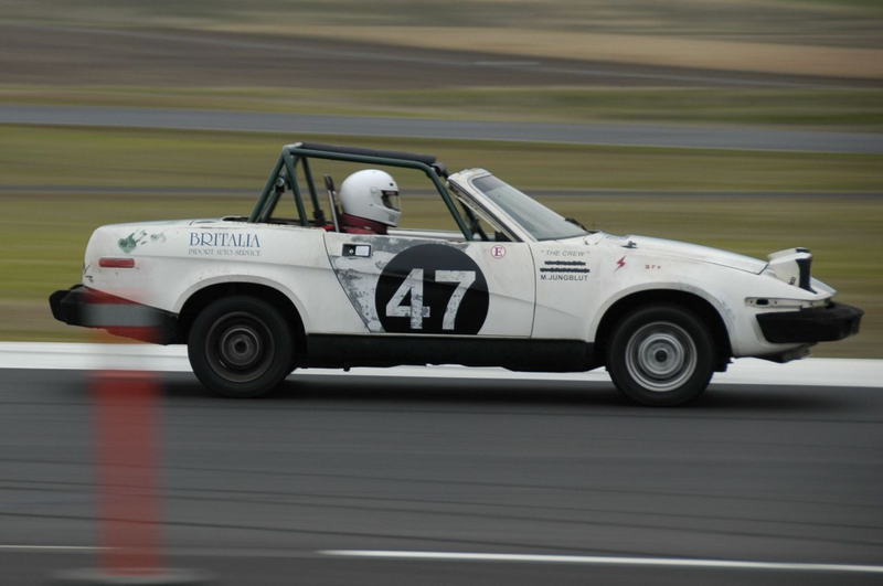 Illustration for article titled 24 Hours Of LeMons Arse Freeze-A-Palooza Über Gallery: British Steel